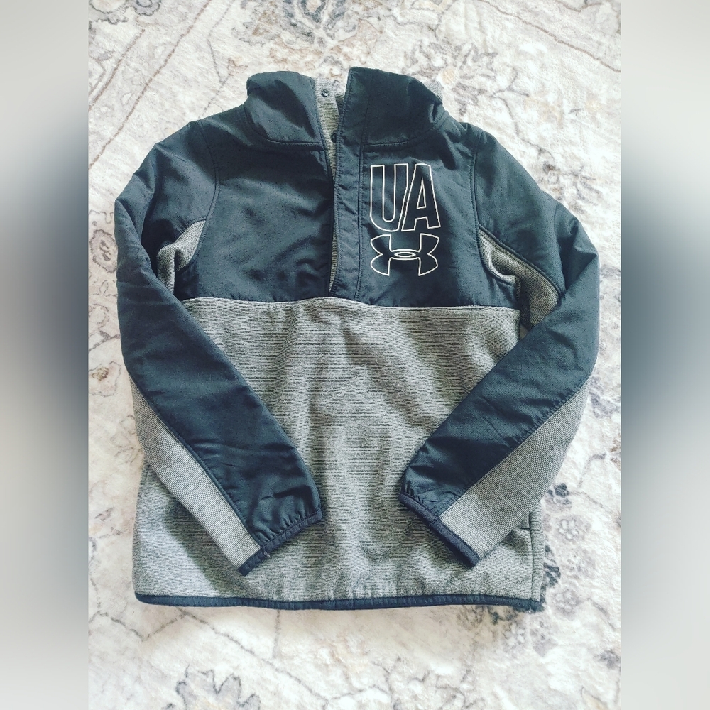 Boy Under Armour Charcoal and Black ColdGear Pullover